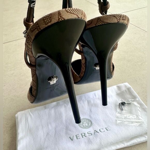 Versace Allover Logo Canvas Slingback Pumps In Brown Size 41 - Picture 8 of 13